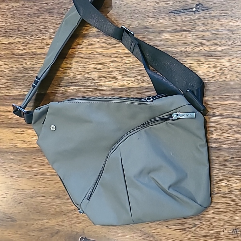 Osoce Sling Bag Camo Green